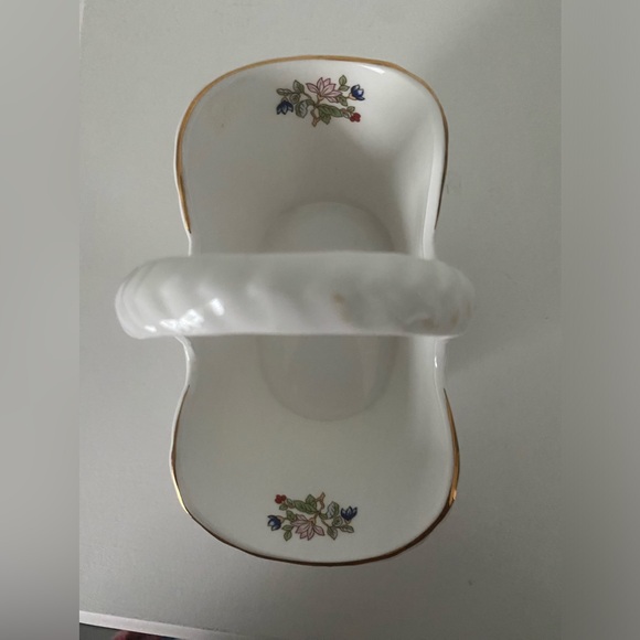 Royal Tara China Basket vintage collectors - Picture 3 of 5